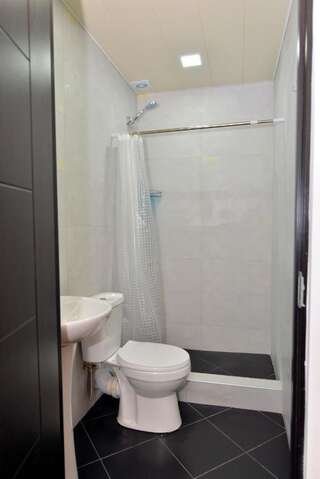 Гостевой дом Hotel Orange Kutaisi Кутаиси Двухместный номер Делюкс с 1 кроватью и балконом-13